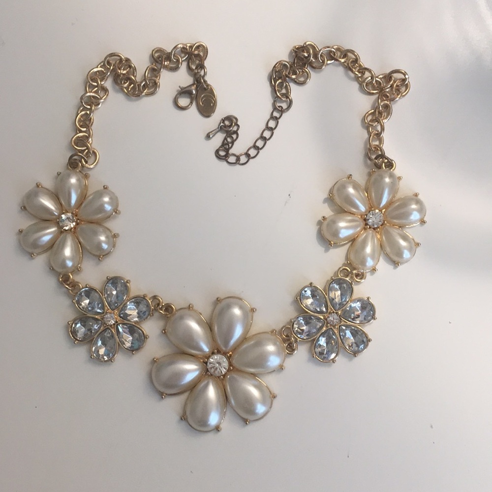 Flowered necklace